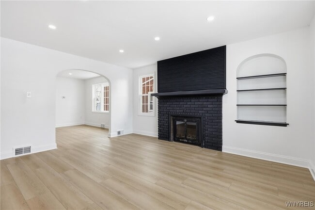 Photo - 219 Louvaine Dr