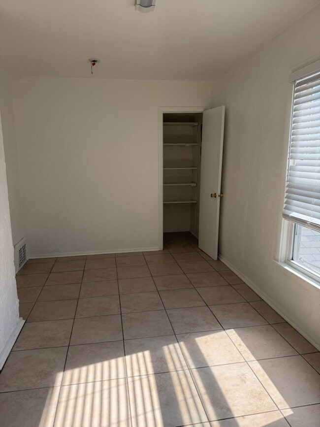 Photo - Spacious 2 Bed / 1 Bath Available Now
