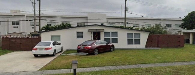 Building Photo - 1212 E River Dr Rental