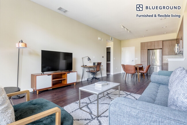 Photo - 111 N Rengstorff Ave Unidad SI FL2-ID1440