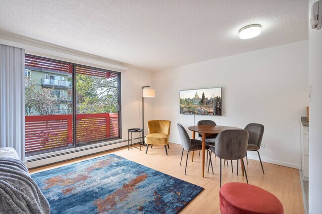 Photo - 1190 10th Avenue Bikeway Unit ID1051846P