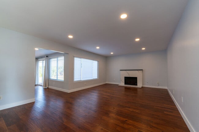Photo - 19342 McLaren Ln