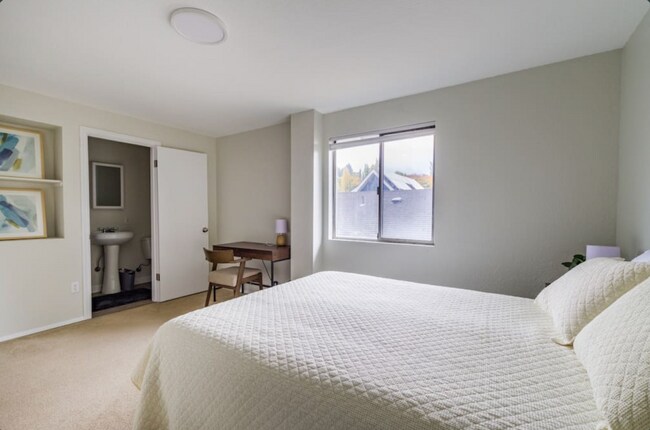 Photo - 431 31st Ave E Unit Upstairs