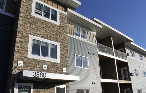 Building Photo - Sandy Creek Unit 01-110 Rental