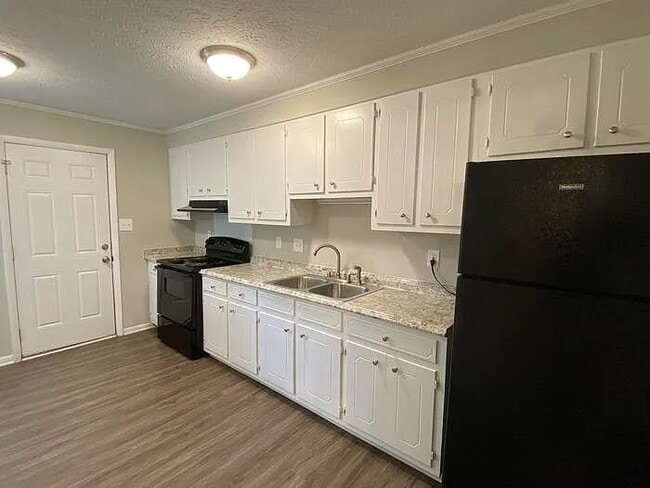 Photo - 1103 Ivy Rd