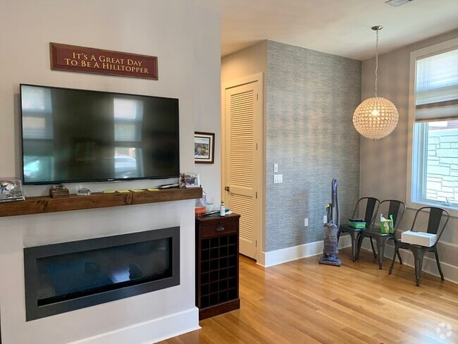 Building Photo - 5 Mohawk St Unit 1 Rental