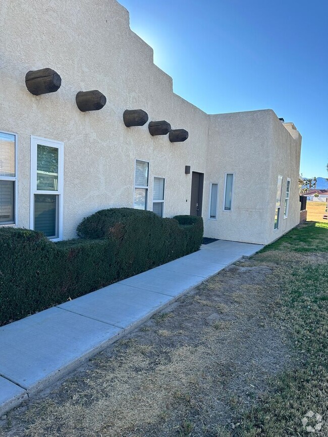 Building Photo - Really Nice Family Home