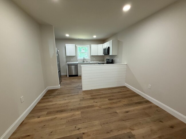 Photo - Modern Comfort & Convenient Living