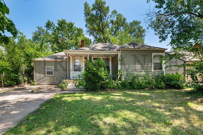 Photo - 2146 S Crestway St House