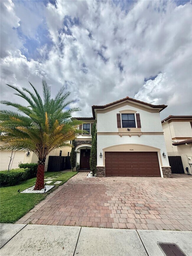 8640 NW 101st Pl