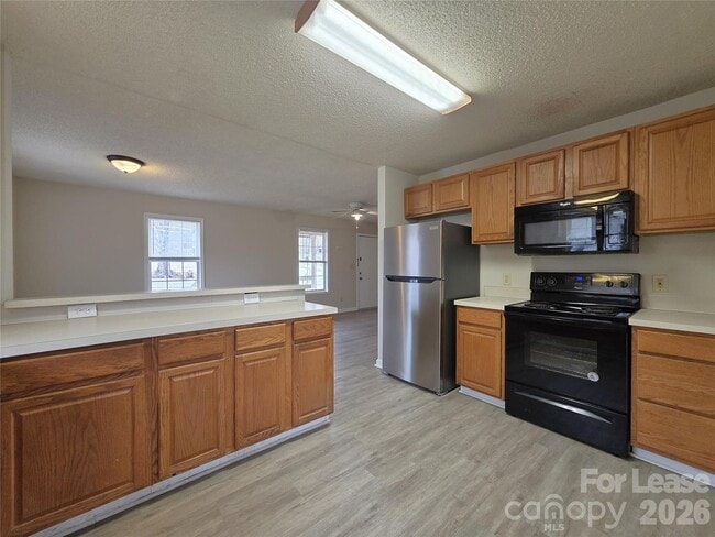 Photo - 9040 Reid St