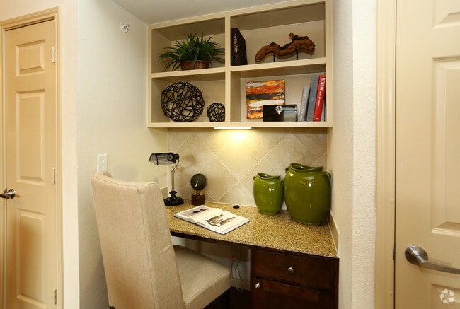 1BR-1BA Praire Computer Niche - Faudree Ranch Apartments