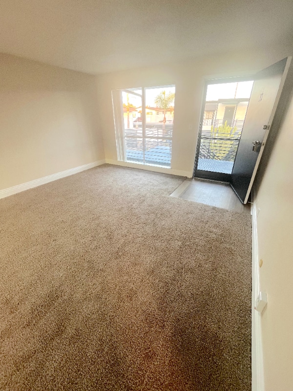 Photo - 931 W 19th St Unit 31