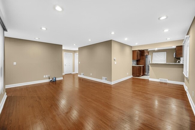 Photo - 303 N Harvey St