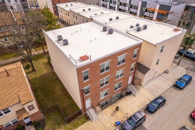 Photo - 1405 N Sydenham St Unit B3