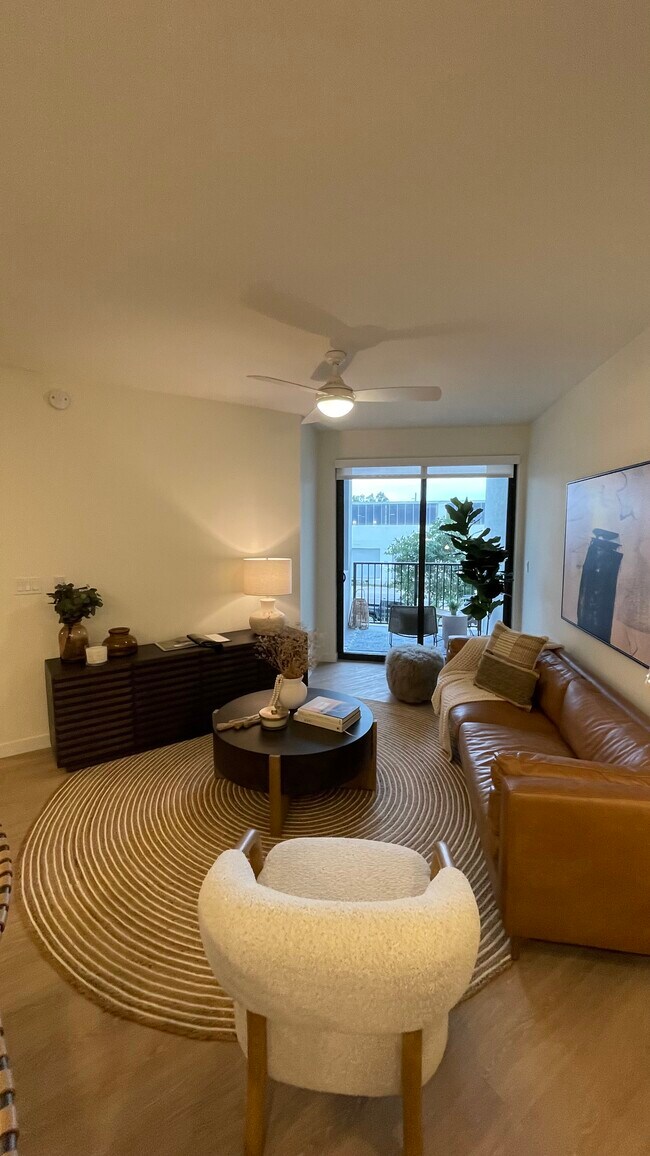 Photo - 2420 NE 197th St Unidad A8