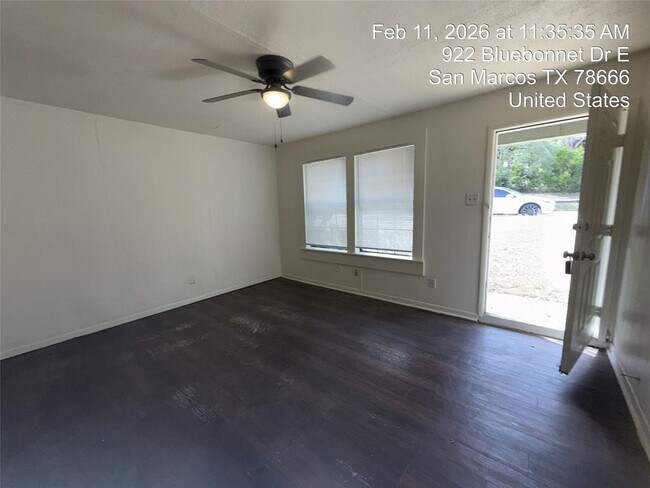 Photo - 920-922-922 Bluebonnet Dr E