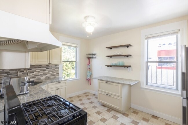 Photo - 617 Washington Ave