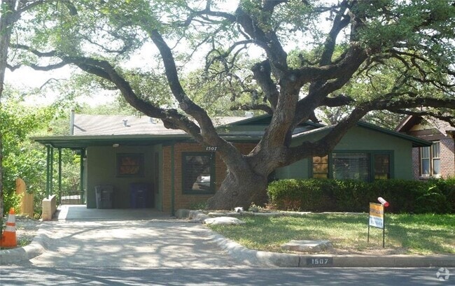 Building Photo - 1507 Travis Heights Blvd Rental