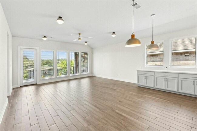 Photo - 1121 Spring Gulch Ln