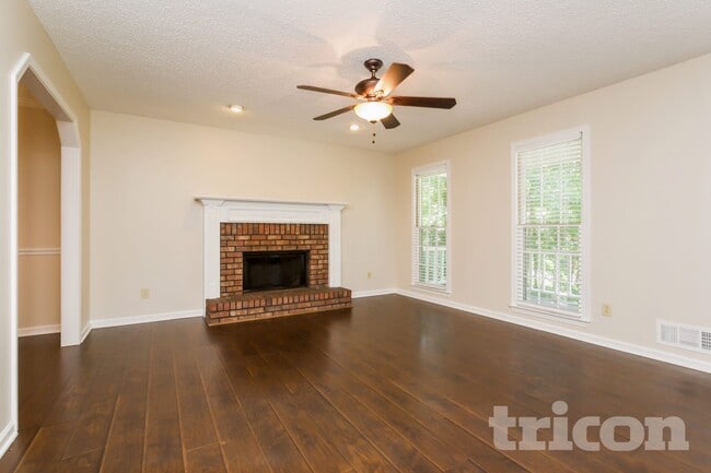 Photo - 329 Stratford Dr