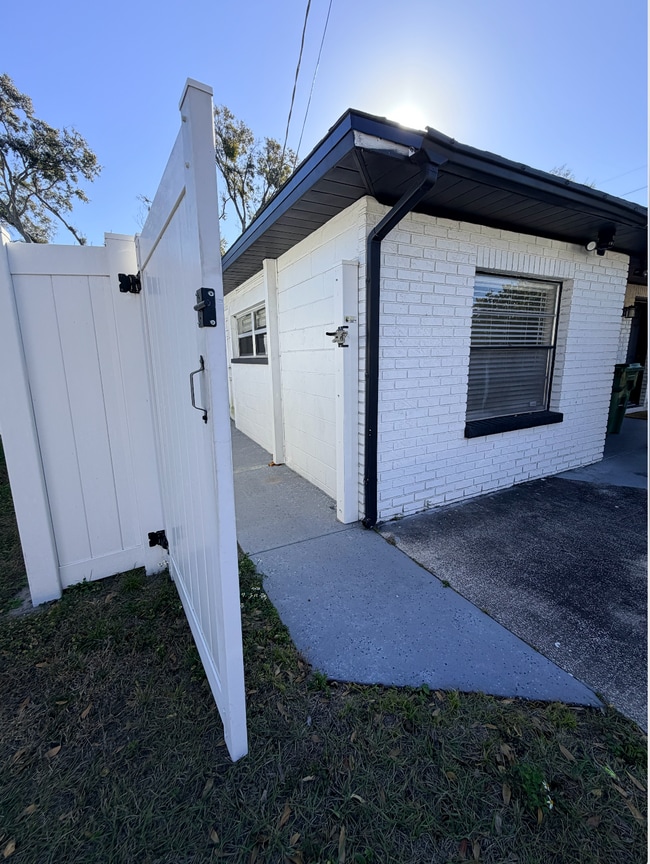 Building Photo - Midtown Studio Unit 1