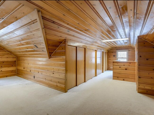 Photo - 2115 S 61st St