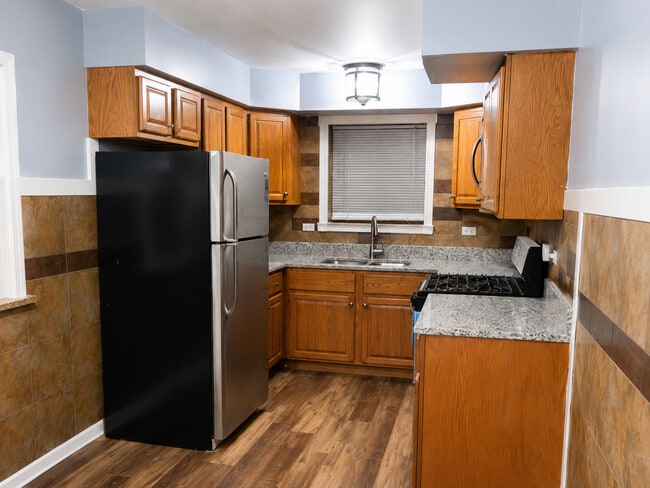 Photo - 332 W 100th St