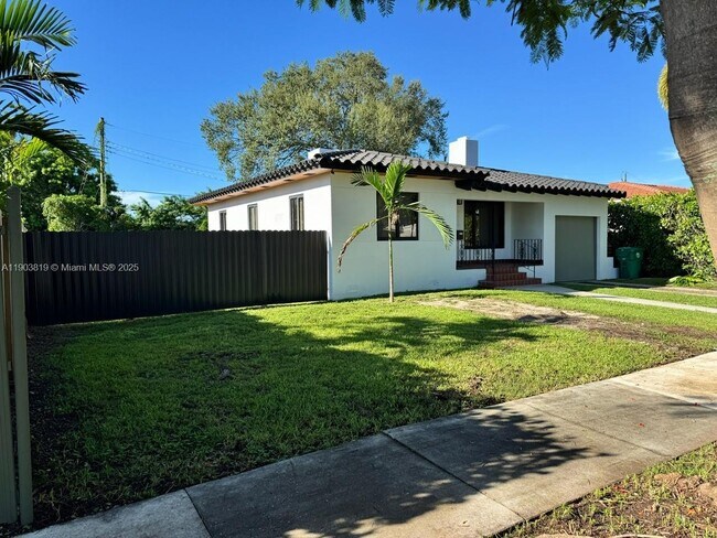 Photo - 2210 SW 25th St