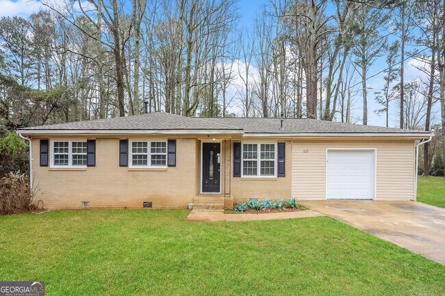 Photo - 672 Maple Dr House
