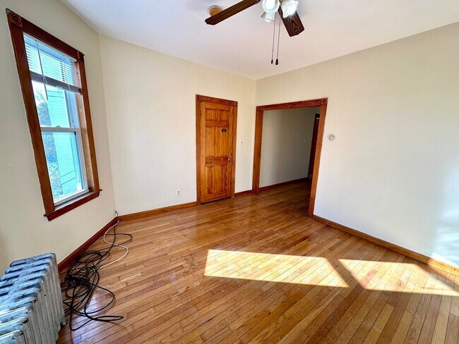 8 Berkeley St Unidad 2nd Floor