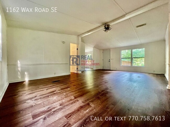 Photo - 1162 Wax Rd SE