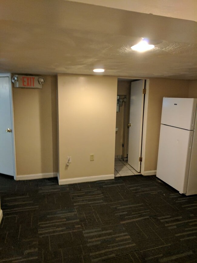 Building Photo - South Oakland renovated apartment Unit 1