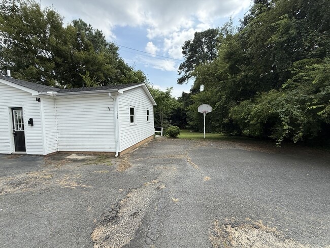 Photo - 420 Jackson Park Rd