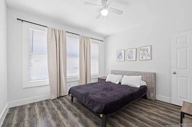 402 E Dewey Pl Unit 102
