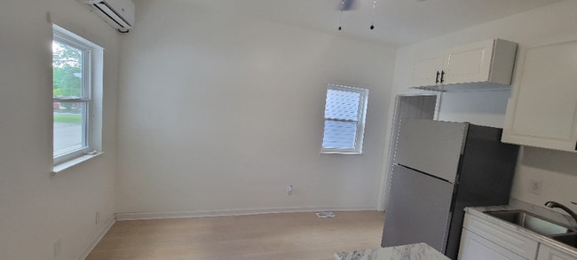 Photo - 2511 Youman St