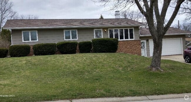 Building Photo - 1707 Miller Rd Rental