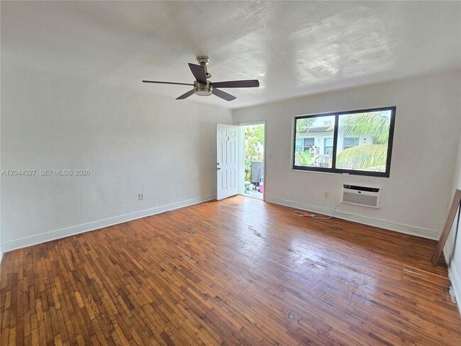 Building Photo - 7035 Rue Granville Unit 3