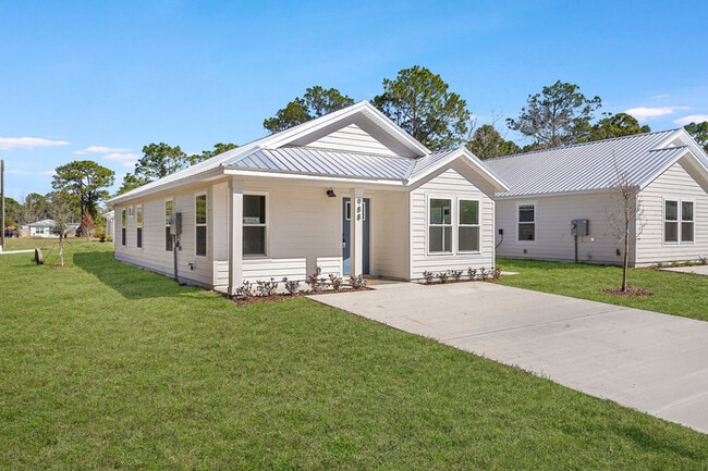 Photo - 988 W 9th St