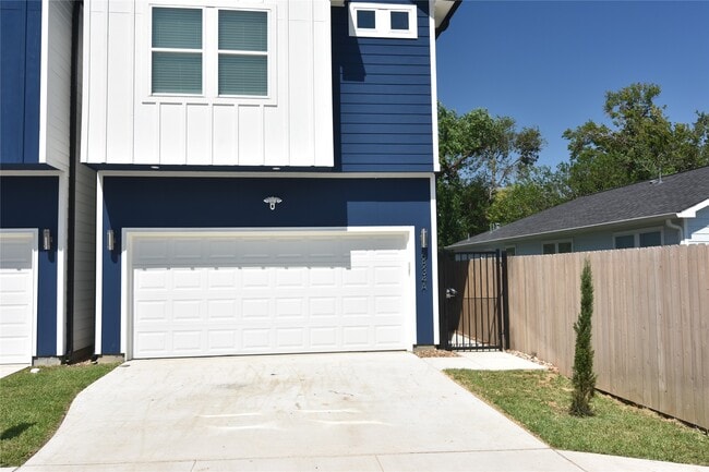 Photo - 6834 Foster St