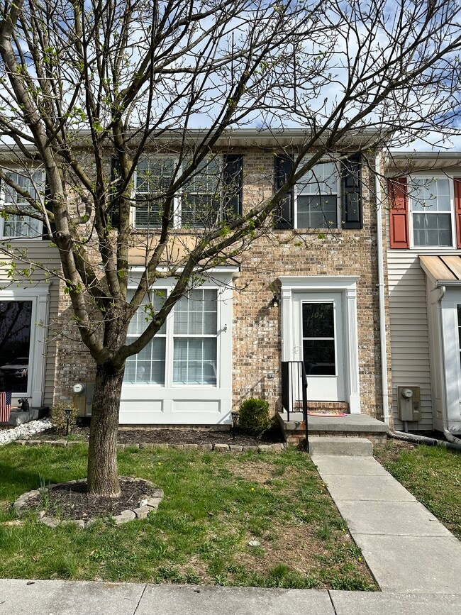 Building Photo - 104 Barrington Ln