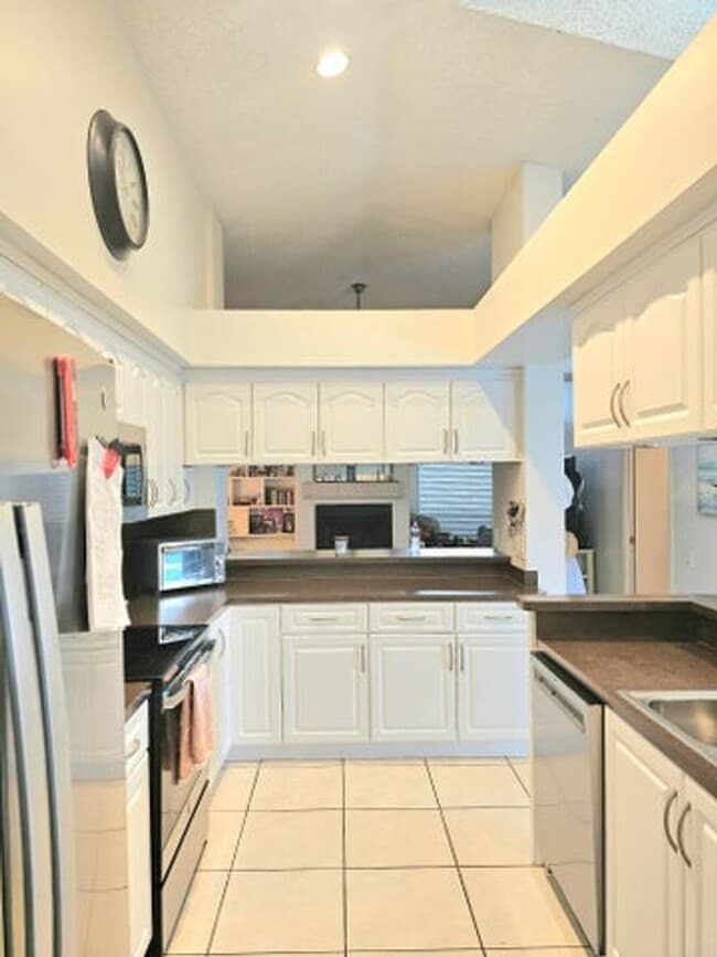 Photo - 14060 Greentree Dr