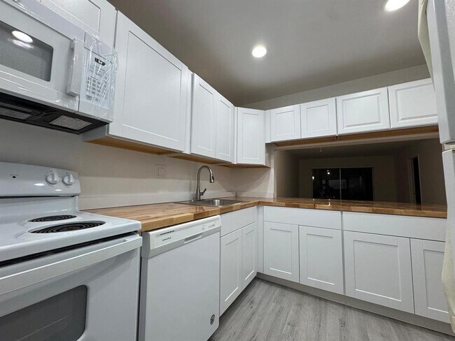 Photo - 8051 Colony Cir S Unidad 210