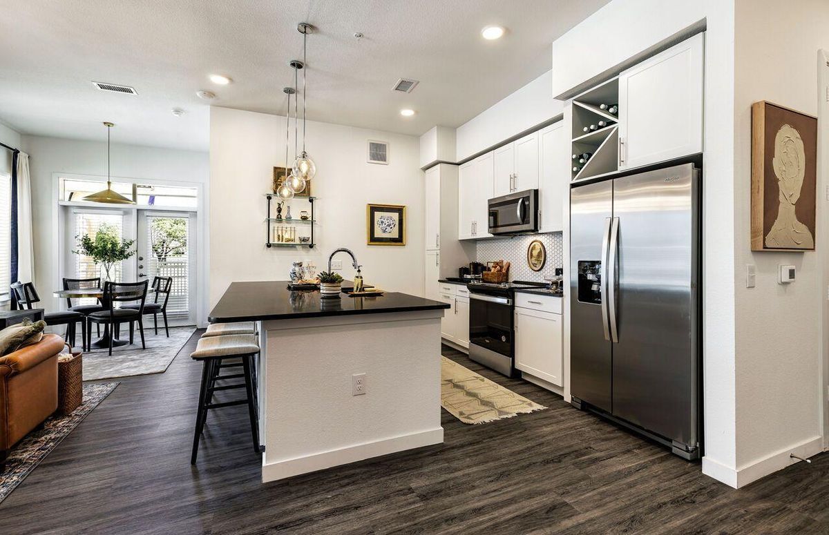 Photo - 350 Cypress Creek Road Unidad A1