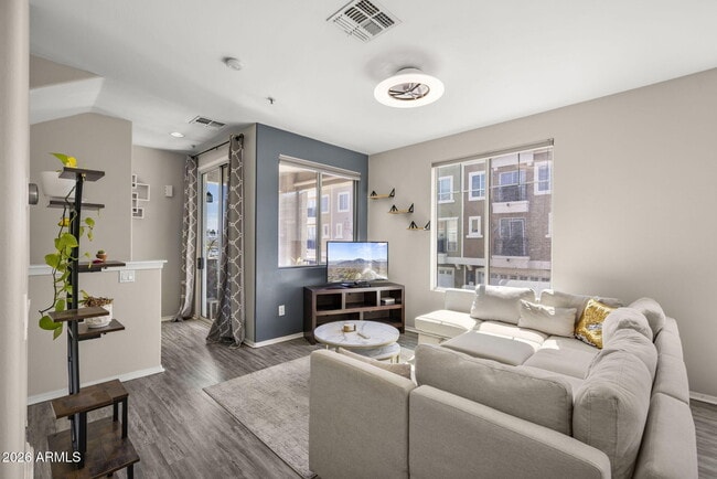 Photo - 2450 W Glenrosa Ave