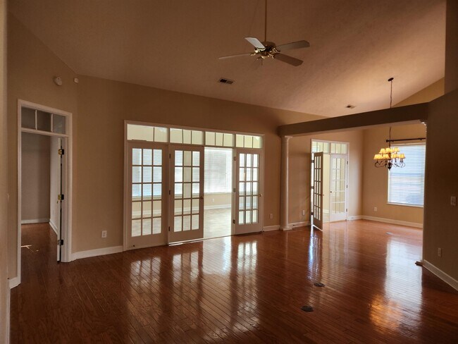 9398 Pinckney Ln