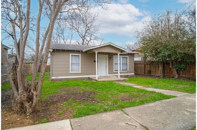 Photo - Don't Miss This Relaxing 3BR/1BA Home Near... Unidad 1