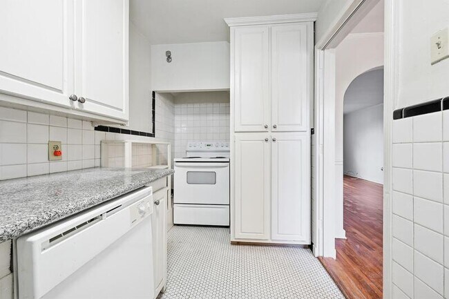 Photo - 4224 Perkins Rd