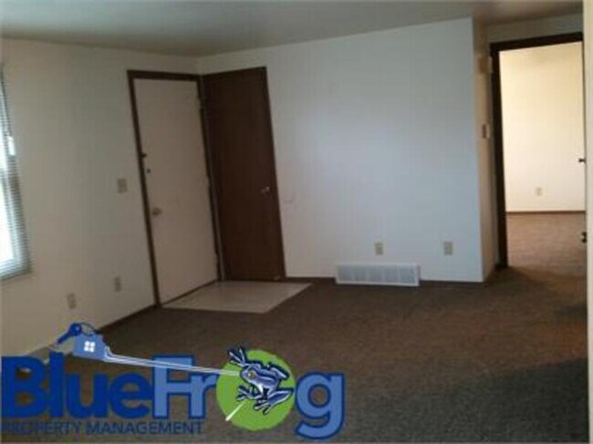 Photo - 935 Shea Ave