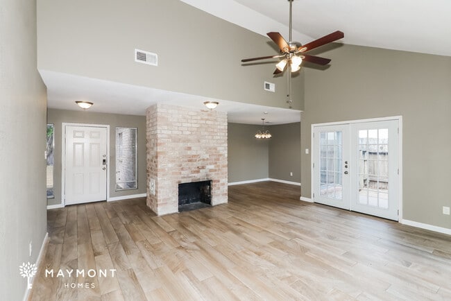 Photo - 15907 Red Willow Dr